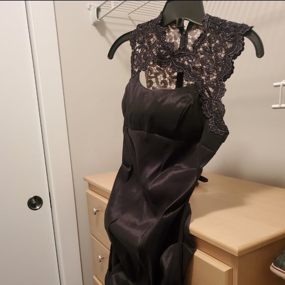 Black with lace 3/4 dress - Picture 1 of 4